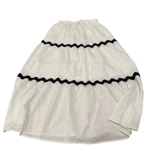 NWT Elegant White and Black Women's Skirt 2pc